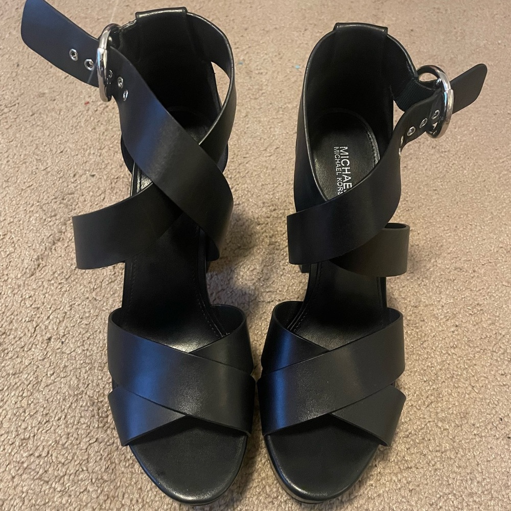 MICHAEL Michael Kors leia platform sandal, Size 8.5M